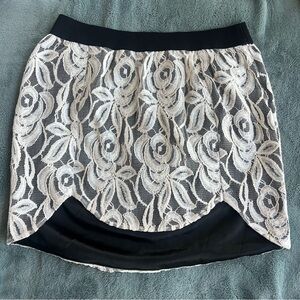Style Saint - flirty lace skirt
